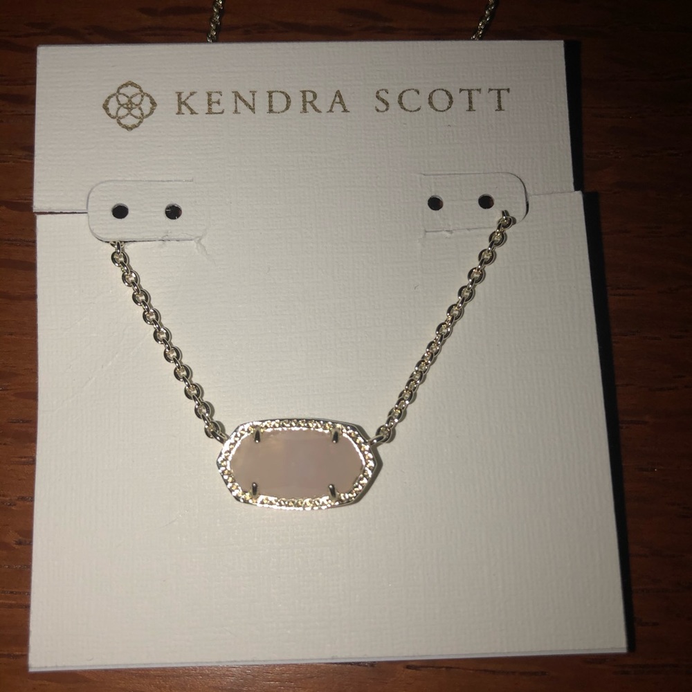 Kendra Scott necklace